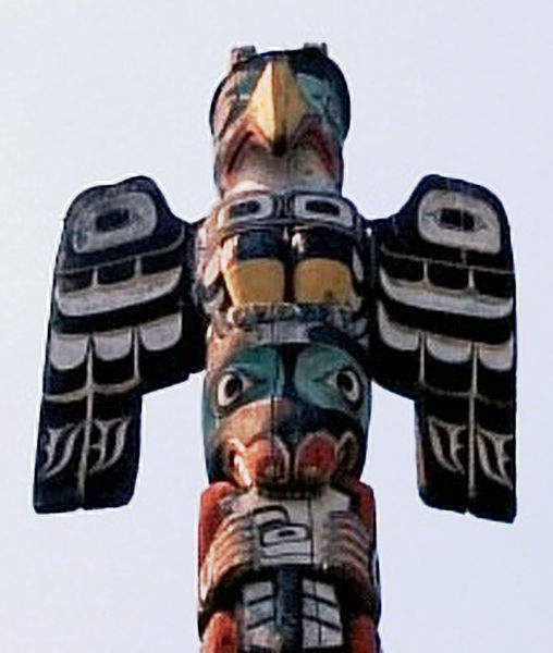 File:Thunderbird on Totem Pole.jpg