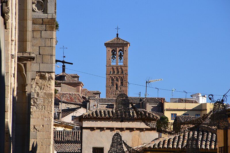 File:Toledo- Visión navideña.JPG