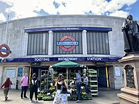 Tooting Broadway (métro de Londres)