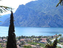 Torbole sul Garda में Garda झील की झलक