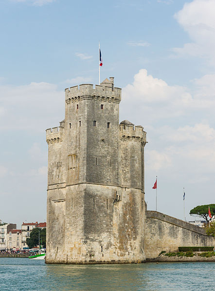 File:Tour Saint Nicolas old harbor La Rochelle.jpg