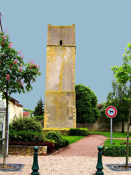 File:Tour de guet du village d'Hagondange , 12 ème siècle.jpg