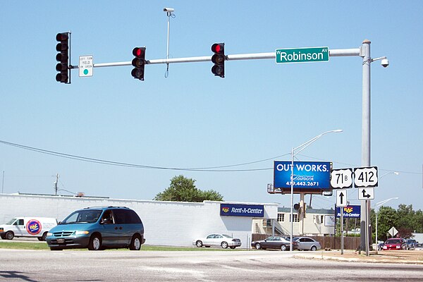 US 71B joins US 412 northbound at Robinson Avenue in Springdale.
