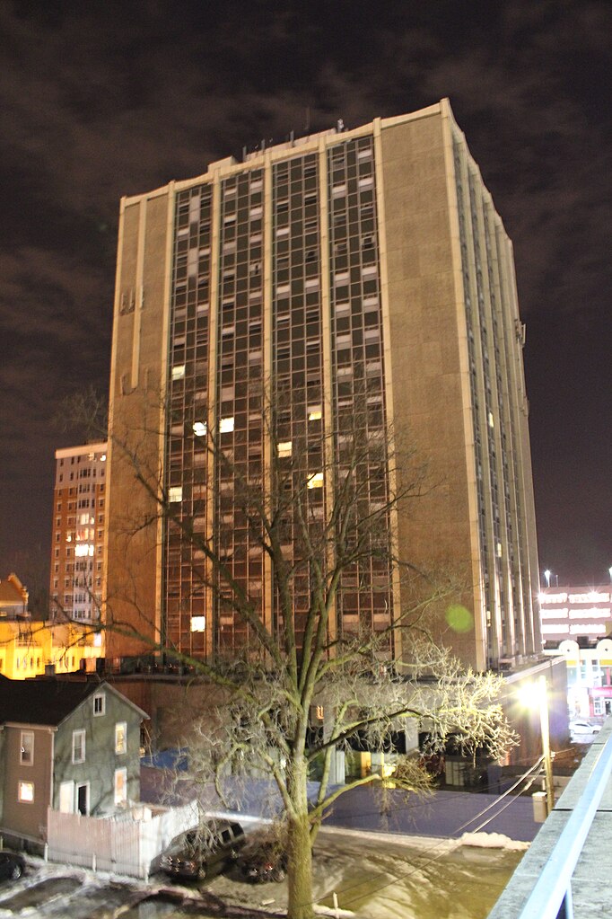 File:University Towers, Ann Arbor, Michigan.JPG ...