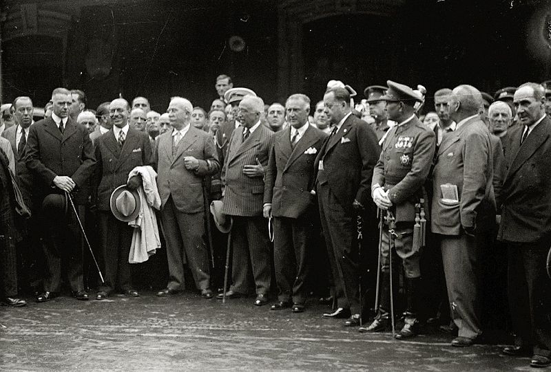 File:Visita de Niceto Alcalá Zamora y del ministro de Hacienda Indalecio Prieto a San Sebastián (2 de 10) - Fondo Marín-Kutxa Fototeka.jpg