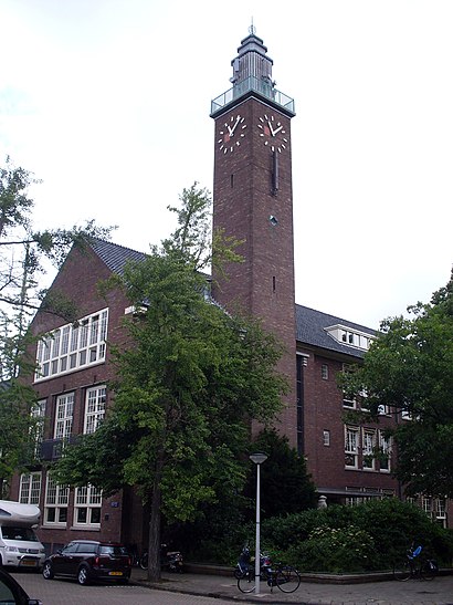 So kommt man zu Vossius Gymnasium mit den Öffentlichen - Mehr zum Ort Hier