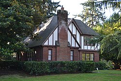 Wallace and Glenn Potter House (Eugene, Oregon) .jpg