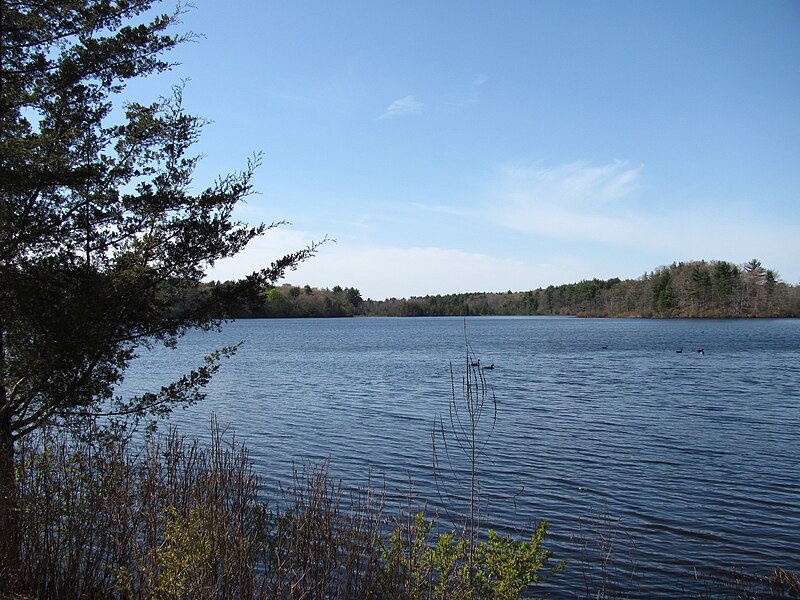 File:Watson Pond, North Taunton MA.jpg