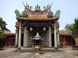 O salão da frente do Wufeng Temple.jpg