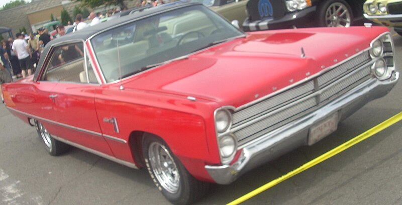 File:'67 Plymouth Sport Fury (Rassemblement Mopar Valleyfield '10).jpg