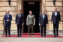 Zelenskyy meeting with French President Macron, Italian Prime Minister Draghi, German Chancellor Scholz and Romanian President Iohannis, Kyiv, 16 June Zustrich Prezidenta Ukrayini z prezidentami Frantsiyi ta Rumuniyi, a takozh golovami uriadiv Nimechchini ta Italiyi 32.jpg