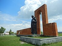 مجسمه یادبود در گاندزاک