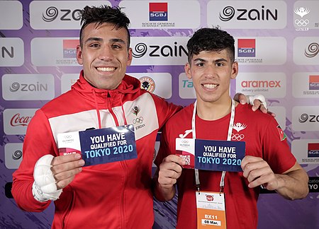 16 - لاعبا المنتخب الأردني ، الشقيقان زياد وحسين عشيش بعد تأهلهما سوياً إلى أولمبياد طوكيو ٢٠٢٠.jpg