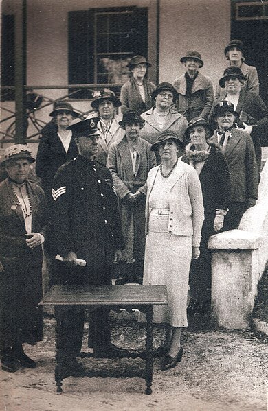 File:1930s Gladys Misick Morrell & Sergt Henderson & table at Cavello Hill, Bermuda.jpg