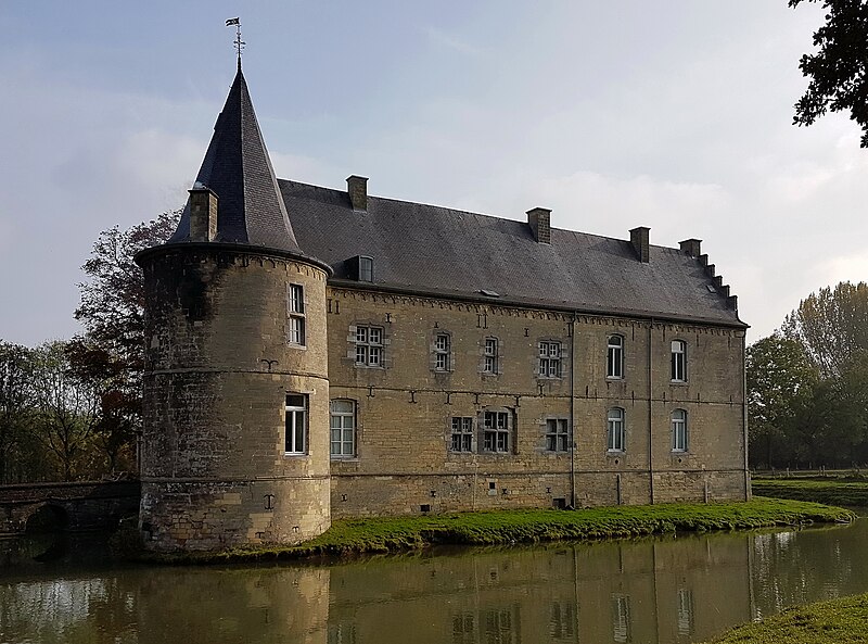 File:2016 Voerendaal, kasteel Rivieren 08.jpg