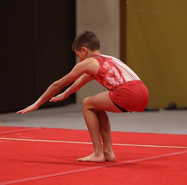 File:2022-12-11 Competition Men Poussines, Benjamines and Minimes Floor exercise at CGC Bettembourg 2022 (Martin Rulsch) 203.jpg