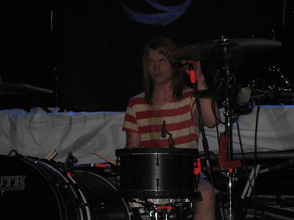 Gillespie performing as a part of Underoath during their 2007 winter tour