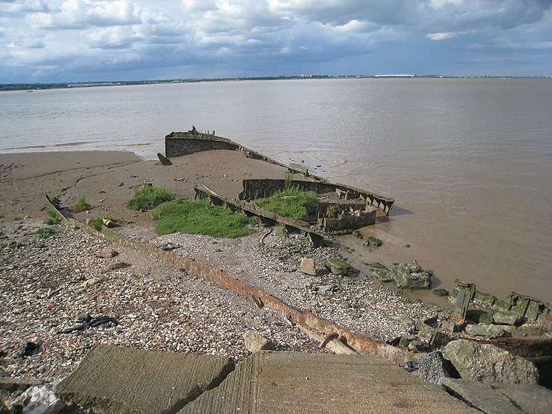 File:Abandoned hulls - geograph.org.uk - 2002288.jpg
