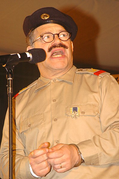 Franken playing Saddam Hussein while entertaining service members in Iraq (2005)