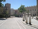 Murallas del Alcázar y Archivo de Indias en la Plaza del Triunfo.