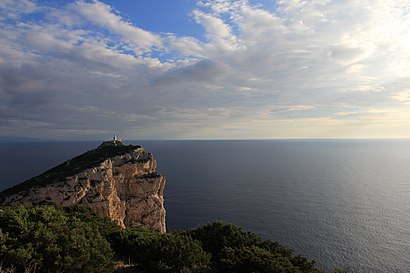 How to get to Faro Di Capo Caccia with public transit - About the place