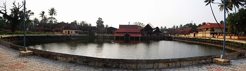 File:Ampalappuzha Srikrishna temple.jpg