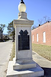 Arsenal Place Memorial, erected in 1931 by the United Daughters of the Confederacy to recognize the location of the Confederate ordnance works destroyed by the Union Army on April 6, 1865 Arsenal Place memorial, Selma, Alabama.jpg