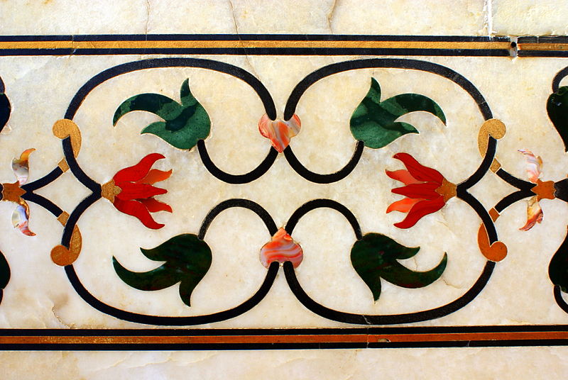 File:Artwork done on the Taj inlaid with semi precious stones.JPG