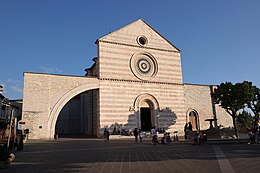Assisi - Basilica di Santa Chiara.jpg