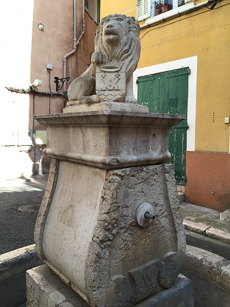 File:Aubagne fontaine du lion.jpg