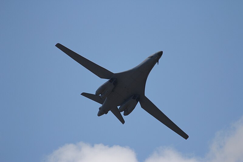 File:B-1 Lancer, Evergreen (7627791492).jpg