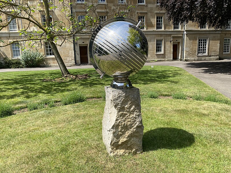 File:Balliol College Oxford women's sundial 2.jpg