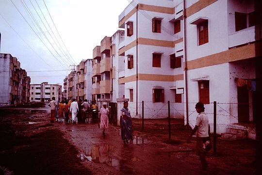 Baroda-India-slums-1979-IHS-89-02-Flat-buildings.jpeg