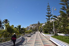 Strandpromenaden, Paseo del Altillo, langs Playa Puerta del Mar