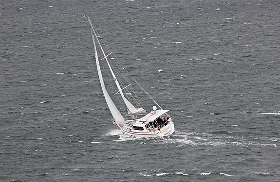 Bei stürmischem Wind auf See. Kiel, Deutschland IMG 1397WI