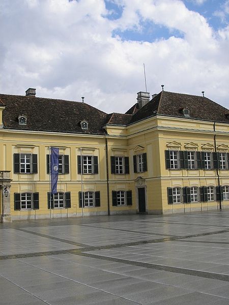 File:Blauer Hof Laxenburg 41.JPG