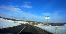 Blick über Idstein-Eschenhahn, bei der Fahrt auf der Bundesstraße 275