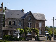 Ancienne école des filles, puis école maternelle, de Couesmes-Vaucé.