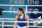 Deutsch: Boxen bei den Olympischen Jugendspielen 2018 Tag 12, 18. Oktober 2018 - Kampf um die Bronzemedaille im Fliegengewicht Mädchen – Heaven Destiny Garcia (USA, blau) schlägt Goryanana Stoeva (Bulgarien, rot) 5-0; Ringrichter ist Ishanguly Meretnyyazov (Turkmenistan). English: Boxing at the 2018 Summer Youth Olympics on 18 October 2018 – Girl's flyweight Bronze Medal Bout - Heaven Destiny Garcia (USA, blue) beats Goryanana Stoeva (Bulgaria, red) 5-0; Referee is Ishanguly Meretnyyazov (Turkmenistan). Español: Boxeo en los Juegos Olímpicos Juveniles de Verano de 2018 en 18 de octubre de 2018 - Combate a medalla de bronce de peso mosca para mujeres: Heaven Destiny Garcia (Estados Unidos, azul) le gana a Goryanana Stoeva (Bulgaria, roja) 5-0; El árbitro es Ishanguly Meretnyyazov (Turkmenistán).