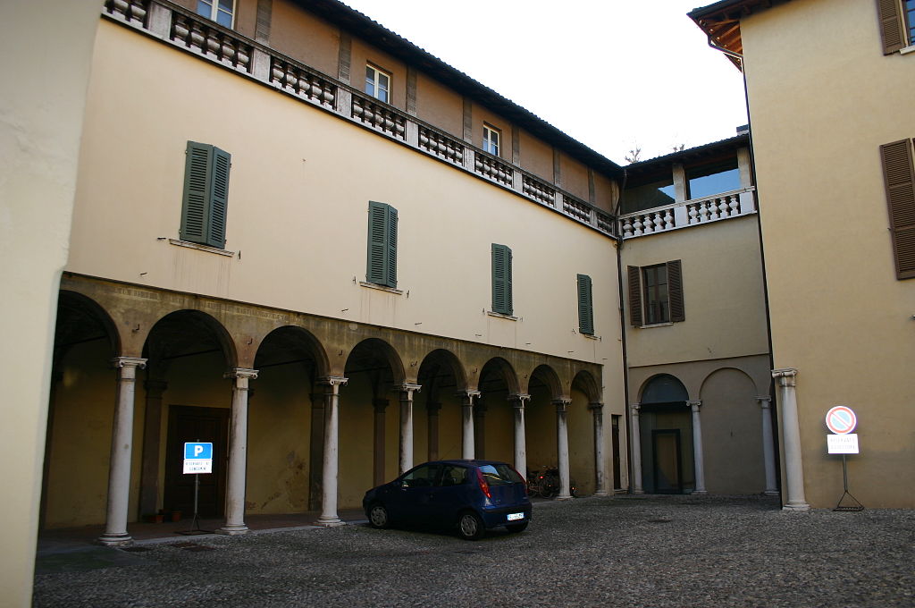 Brescia cesaresco al novarino cortile