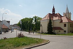 Palackého náměstí s kostelem sv. Vavřince, pohled od úřadu městské části