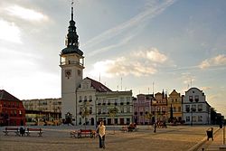 Praça e edifício da prefeitura