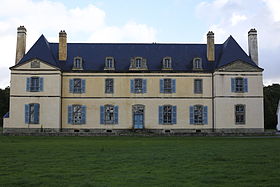 Château de Kerampuil makalesinin açıklayıcı görüntüsü