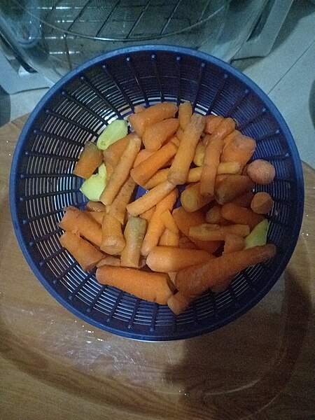 File:Carrot and Ginger For Smoothie.jpg