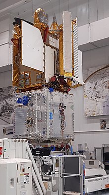 Mating of SWOT Payload on satellite platform made in Thales Alenia Space Cannes Center Caspk PSOSW 107 SWOT Mating.jpg