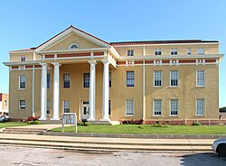 Cass County Courthouse in Linden