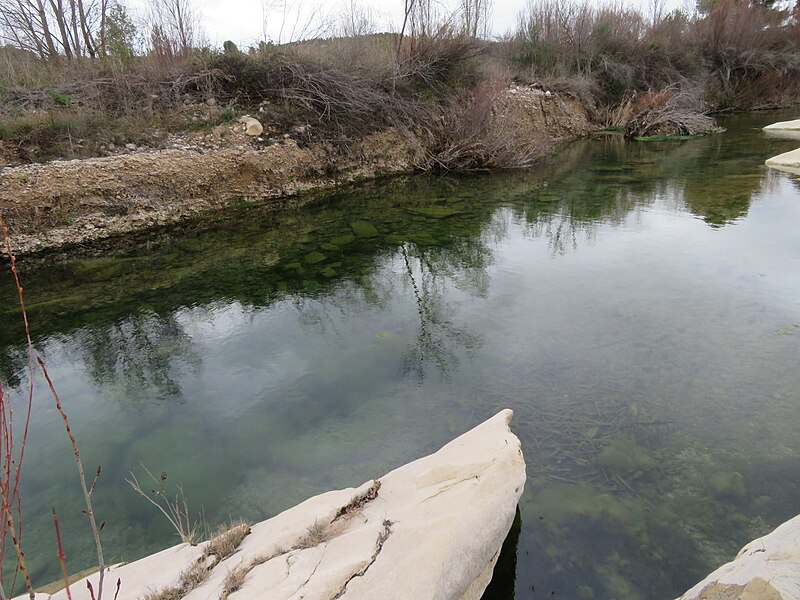 File:Cauce del río Matarraña, afluente del río Ebro (Torre del Compte, Teruel, España).jpg