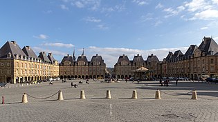 Charleville-Mézières, Place Ducale -- 2017 -- 4864.jpg