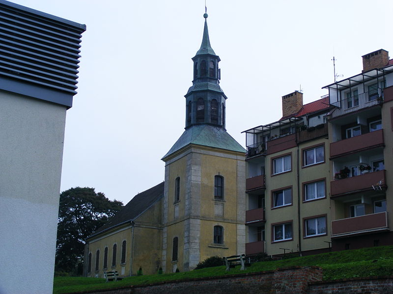 File:Church of the Assumption in Kamień Pomorski 2014 bk01.jpg