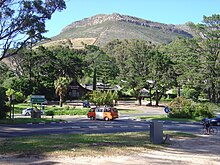 Intersection at Constantia Nek, looking south towards Vlakkenberg Constantia Nek.JPG